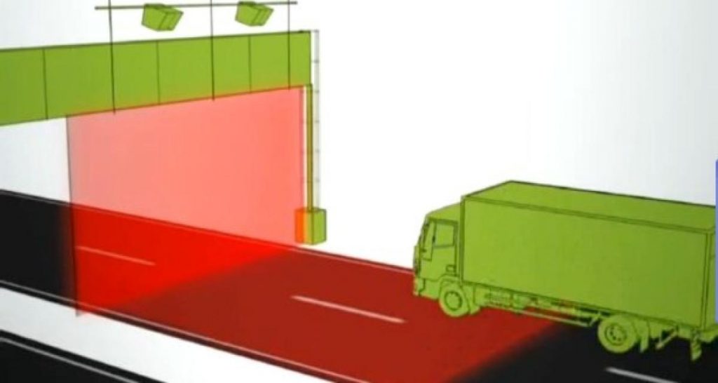 Poids lourds : Pécresse favorable à une écotaxe en IDF