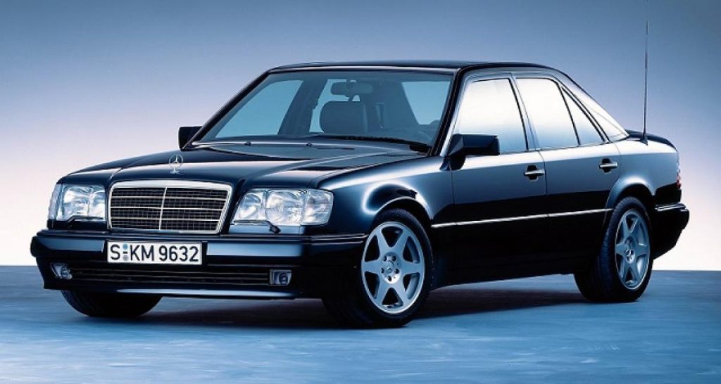 30 ans déjà : Mercedes 500E,une berline signée Porsche