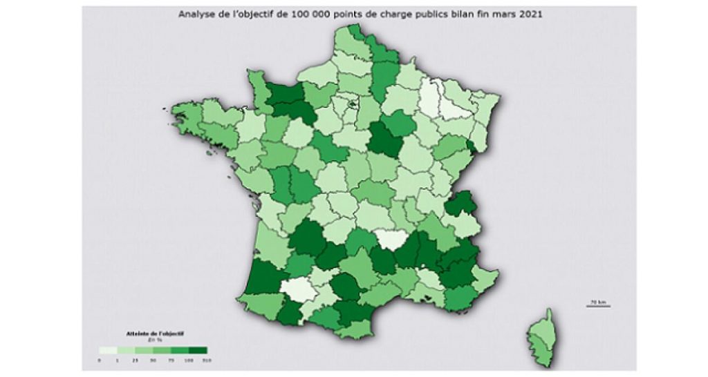 Aires d’autoroute : la moitié dotée de bornes de recharge