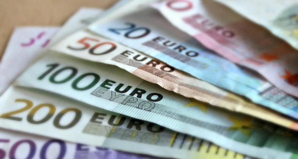 Le bonus électrique maintenu à 6000 € pour six mois de plus