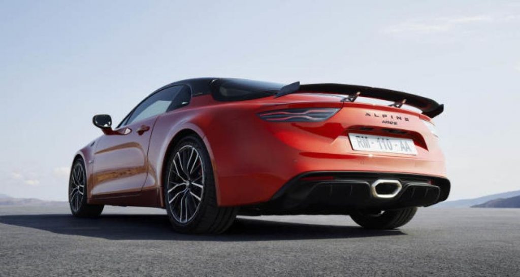 L’Alpine A110 grimpe à 300 ch et repense ses gammes