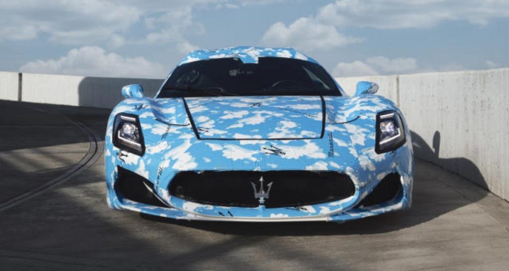La Maserati MC20 Convertible enlève bientôt le haut