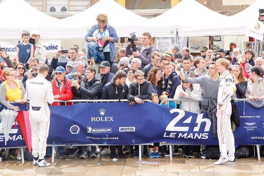 hd-24_heures_du_mans_2016_succs_populaire_du_traditionnel_pesage_malgr_la_pluie_1-1