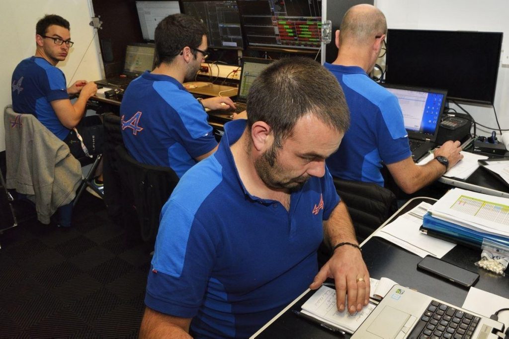 hd-24h_du_mans_2019_entrez_en_immersion_chez_alpine_2_3_4-6