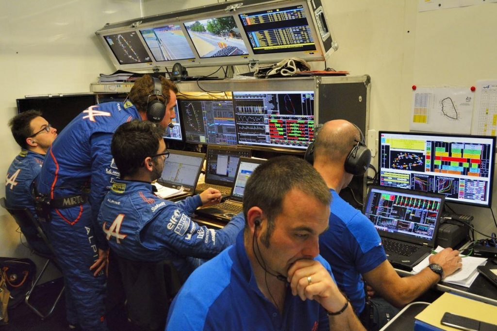 hd-24h_du_mans_2019_entrez_en_immersion_chez_alpine_2_3_4-7