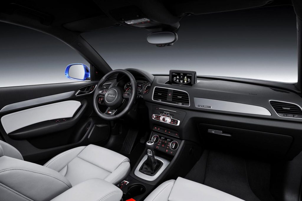 hd-audi_q3_et_rsq3_en_premire_ligne_1