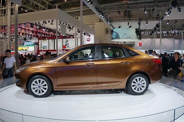 hd-beijing_2014_live_ford_escort_1-3