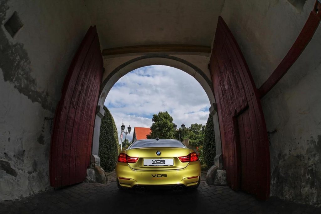 hd-bmw_m4_par_vos_performance_1-2