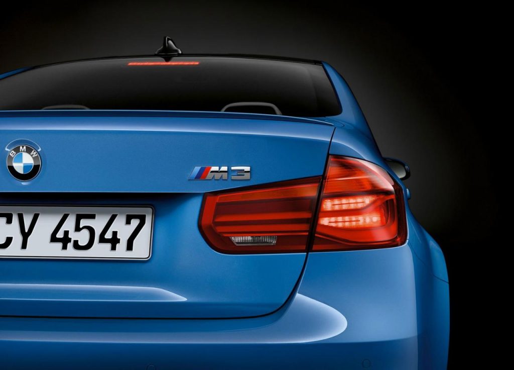 hd-bmw_srie_3_l_essentiel_est_dans_les_moteurs_3-1