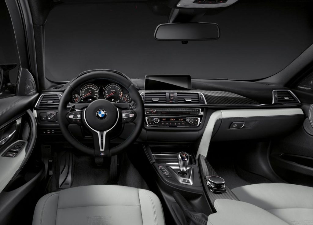 hd-bmw_srie_3_l_essentiel_est_dans_les_moteurs_3-4