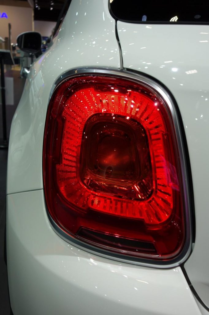 hd-bruxelles_2017_live_fiat_500x_1-4