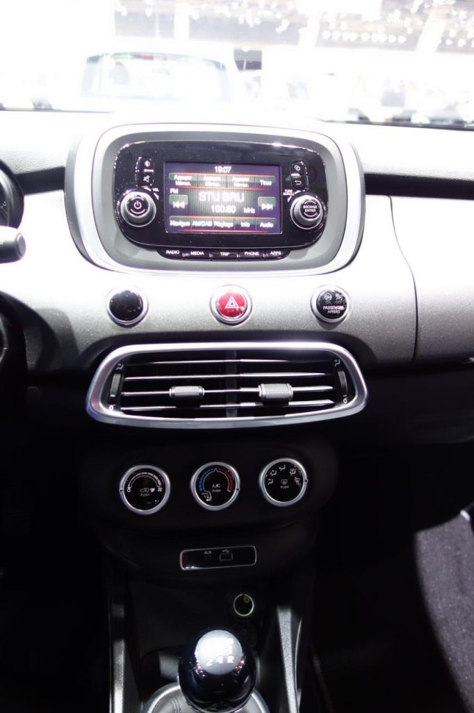 hd-bruxelles_2017_live_fiat_500x_1