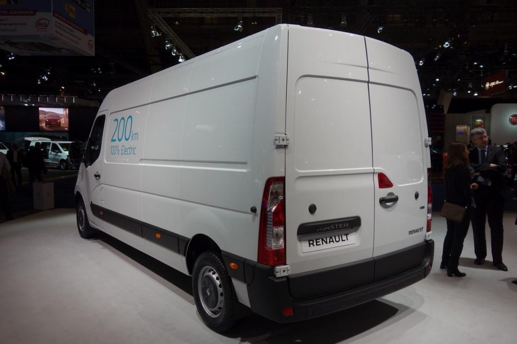 hd-bruxelles_2017_live_renault_master_ze_1-4