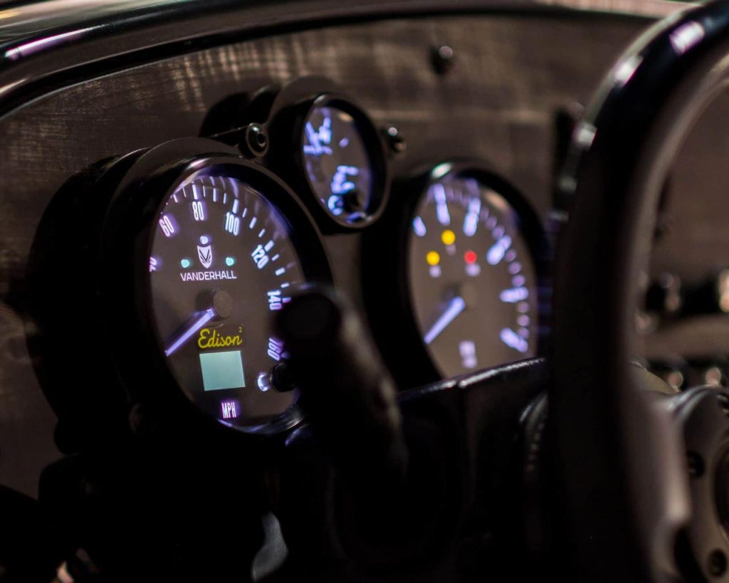 hd-ces_2017_vanderhall_edison_2_1-1