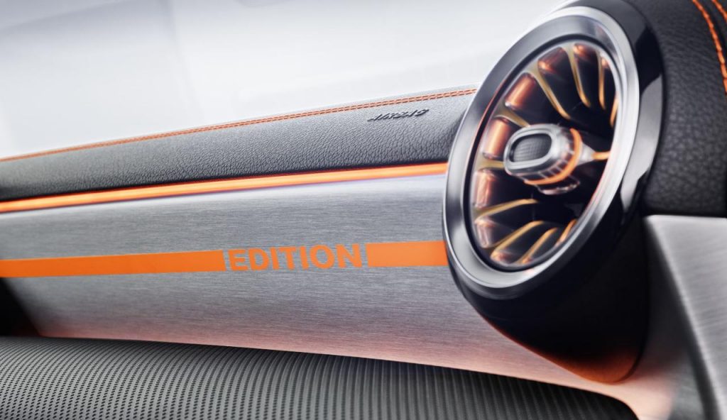 hd-ces_2019_mercedes_cla_coup_2-4