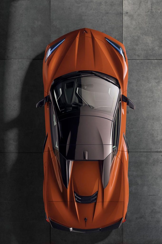 hd-chevrolet_corvette_le_cabrio_passe_au_toit_rigide_1-5