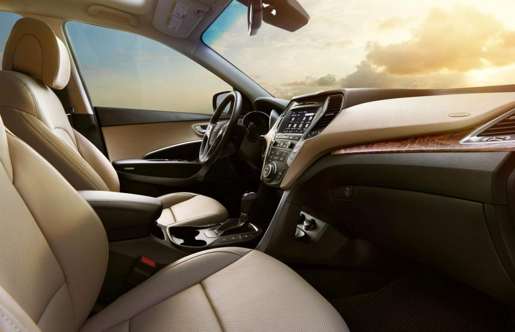 hd-chicago_2016_hyundai_santafe_1-1