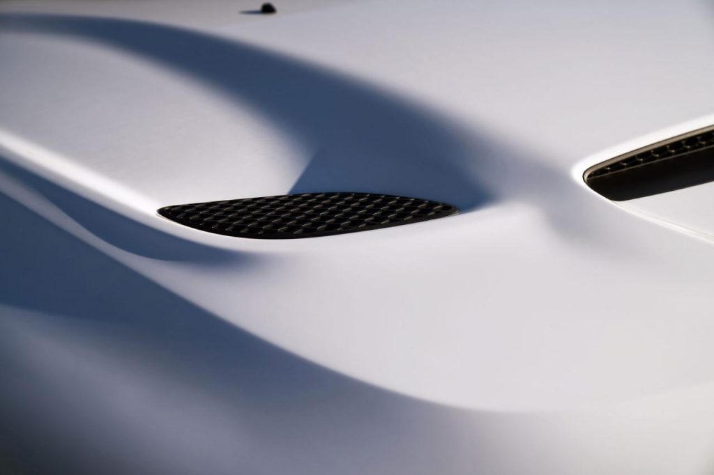 hd-chicago_2017_dodge_durango_srt_1-22