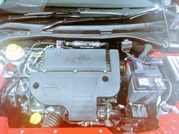 hd-delhi_2016_fiat_punto_pure_1-3