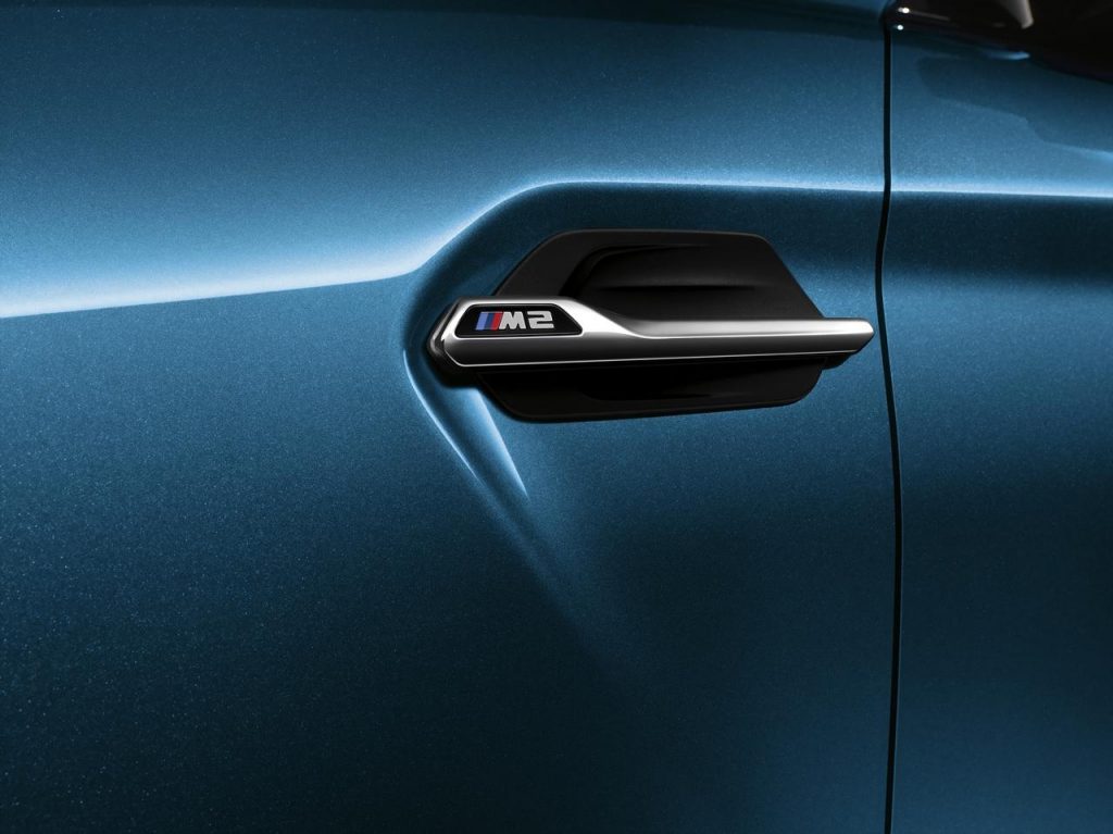 hd-detroit_2016_bmw_m2_1-5