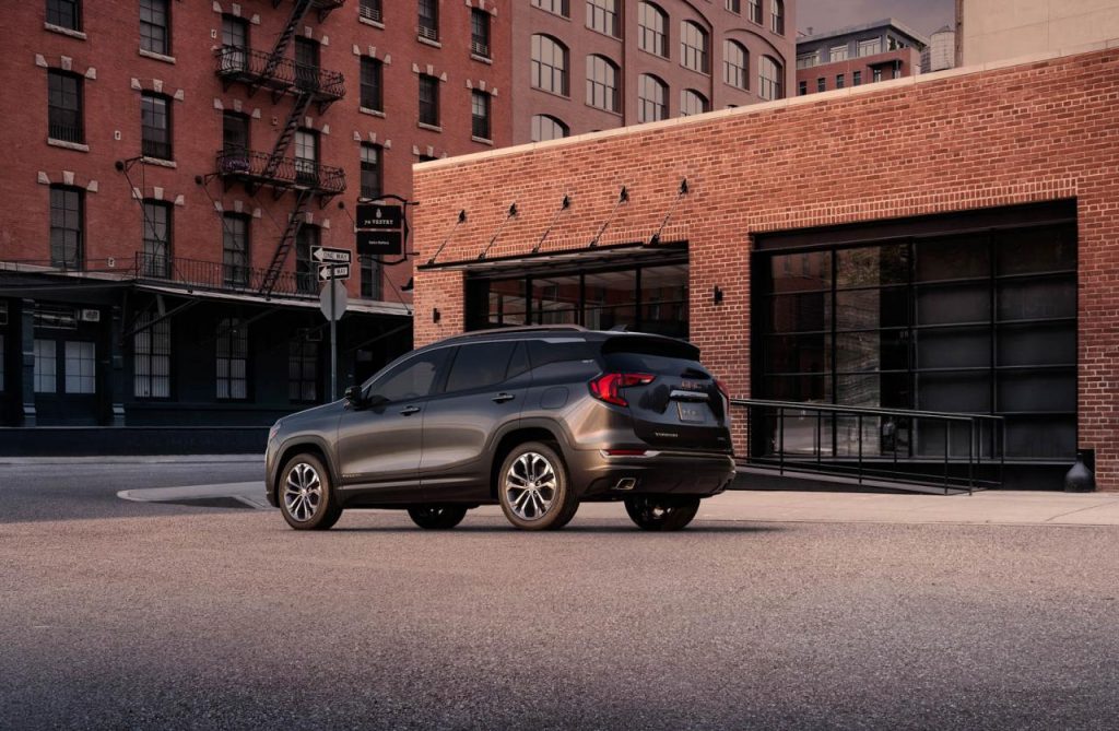 hd-detroit_2017_gmc_terrain_1-9