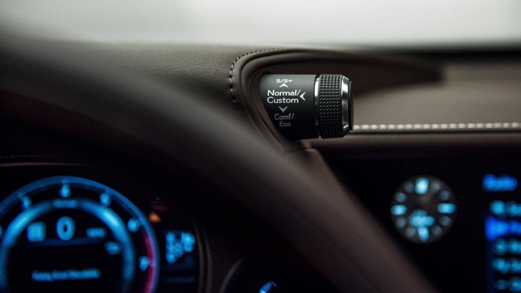 hd-detroit_2017_lexus_ls_1-10