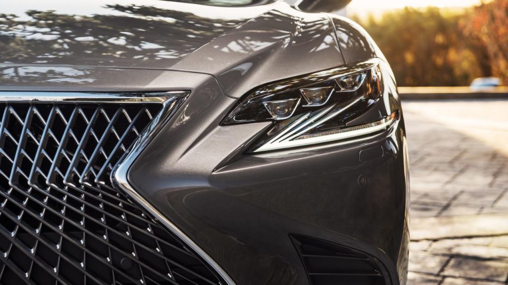 hd-detroit_2017_lexus_ls_1-19