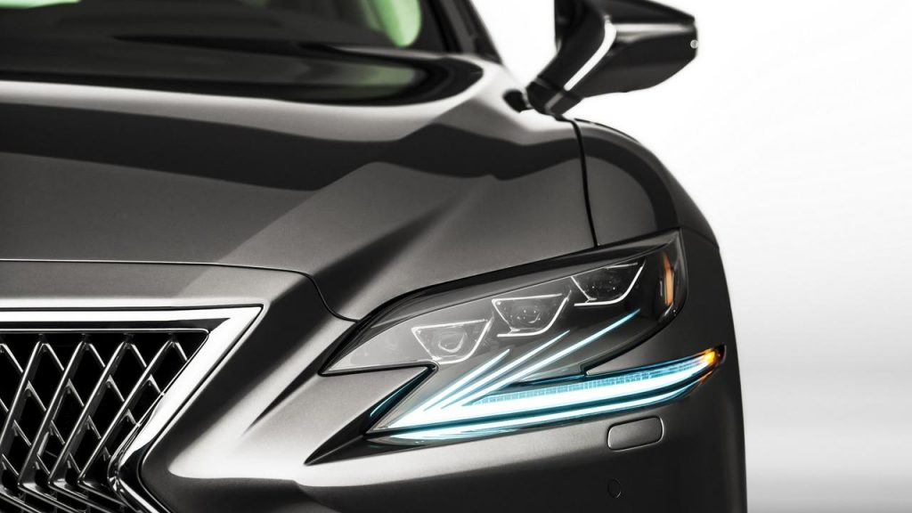 hd-detroit_2017_lexus_ls_1-20