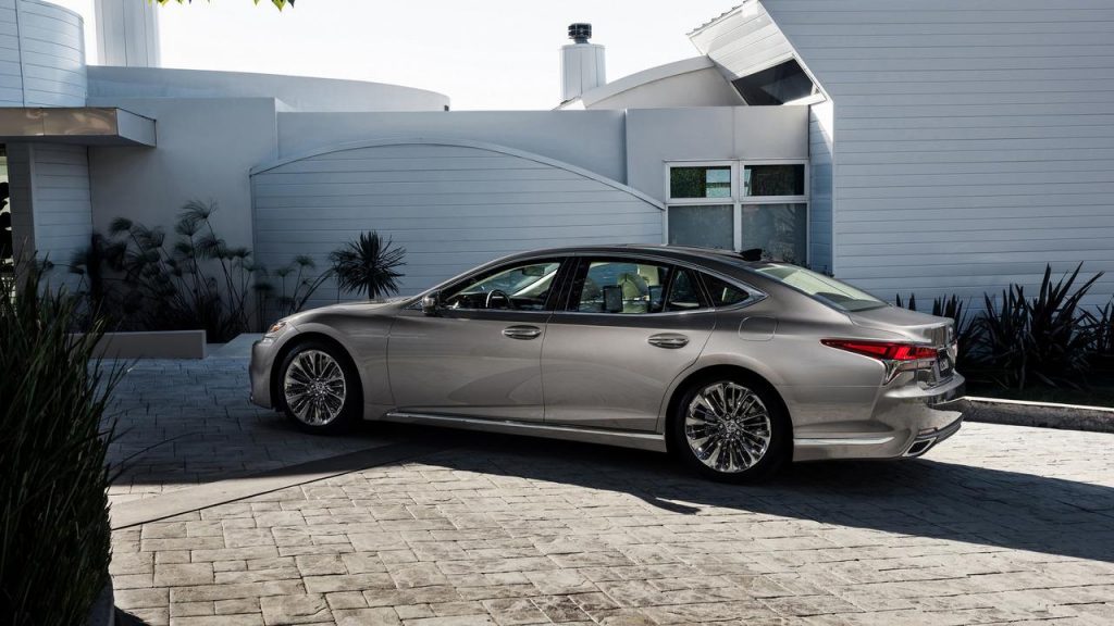 hd-detroit_2017_lexus_ls_1-26