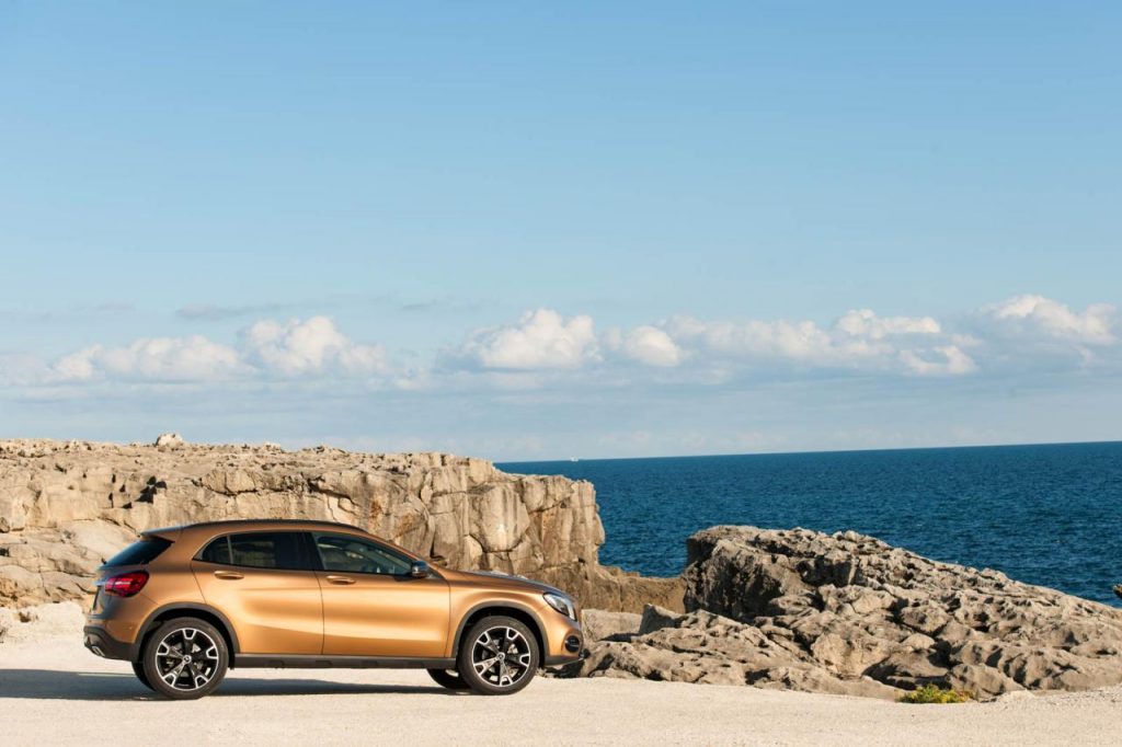 hd-detroit_2017_mercedes_gla_restyl_1-10