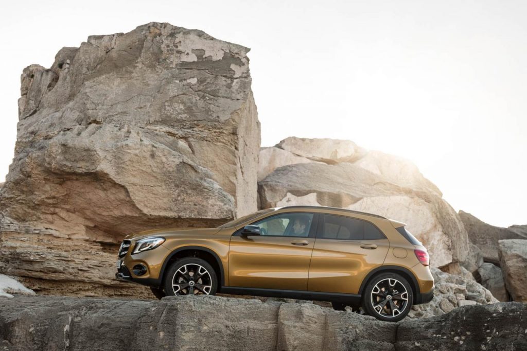 hd-detroit_2017_mercedes_gla_restyl_1-12