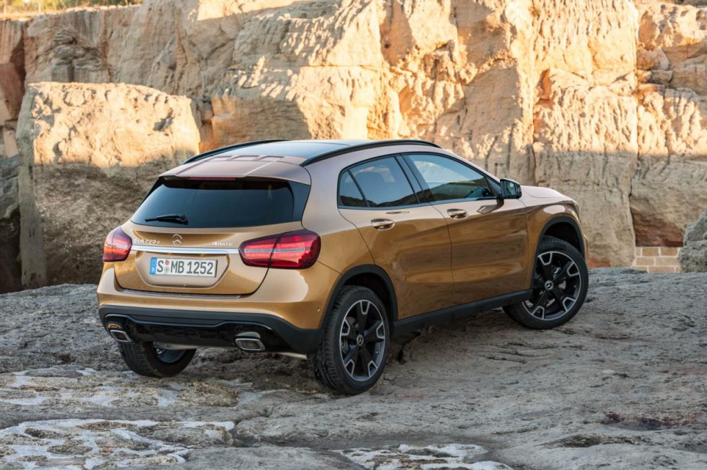 hd-detroit_2017_mercedes_gla_restyl_1-13