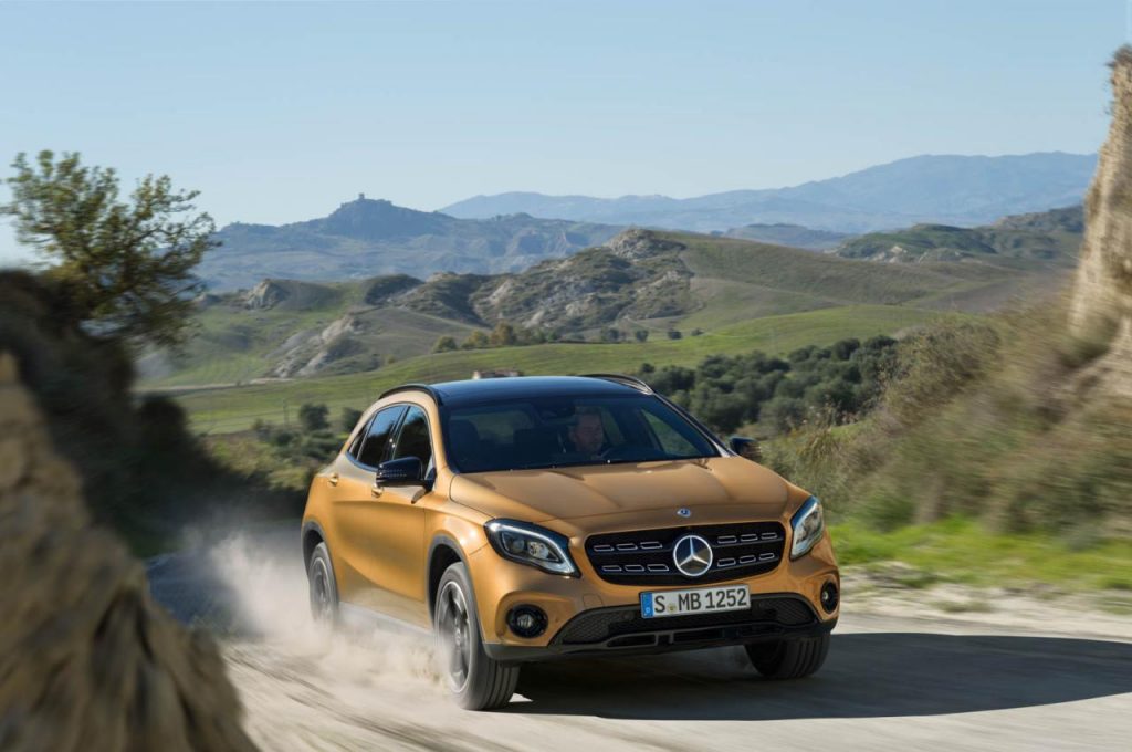 hd-detroit_2017_mercedes_gla_restyl_1-20