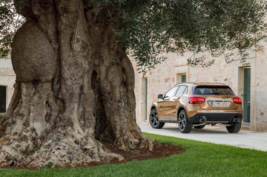 hd-detroit_2017_mercedes_gla_restyl_1-24