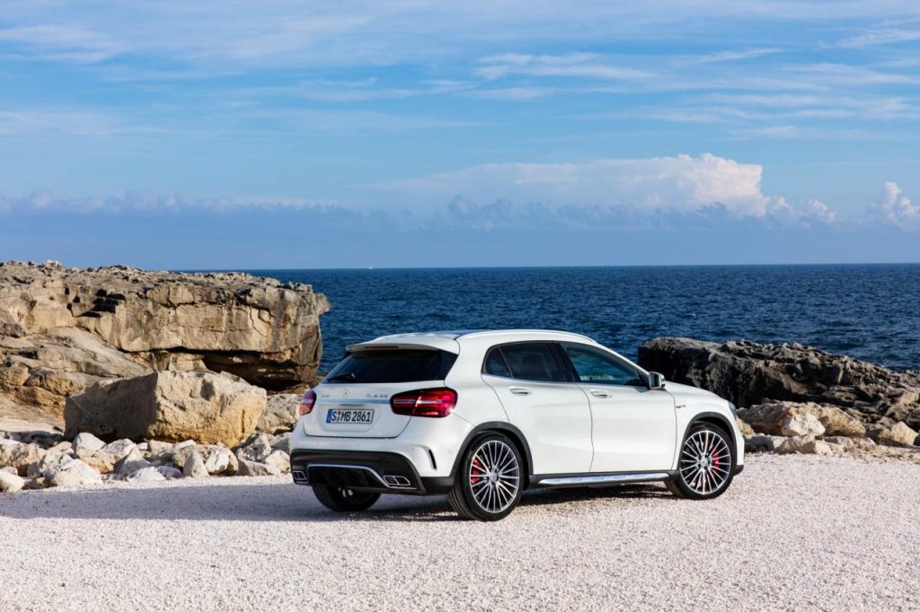 hd-detroit_2017_mercedes_gla_restyl_1-3