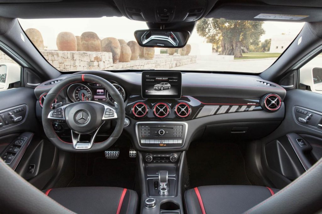 hd-detroit_2017_mercedes_gla_restyl_2-18