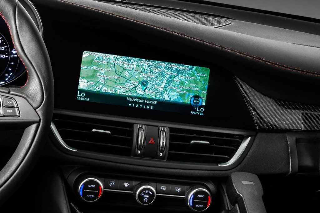 hd-deux_alfa_romeo_giulia_quadrifoglio_pour_la_gendarmerie_italienne_1-10