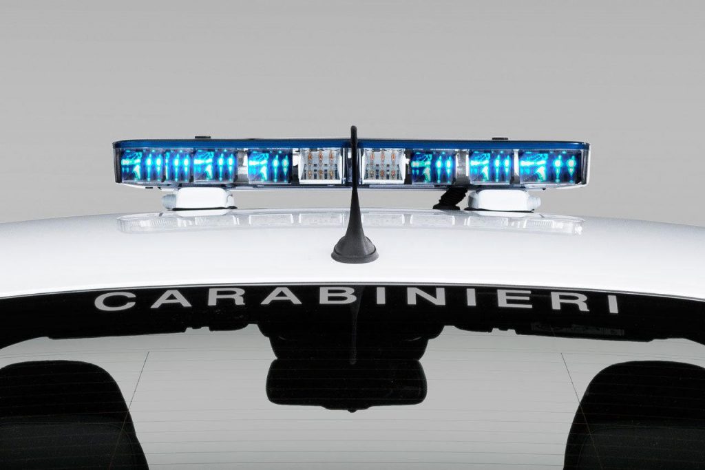 hd-deux_alfa_romeo_giulia_quadrifoglio_pour_la_gendarmerie_italienne_1-20