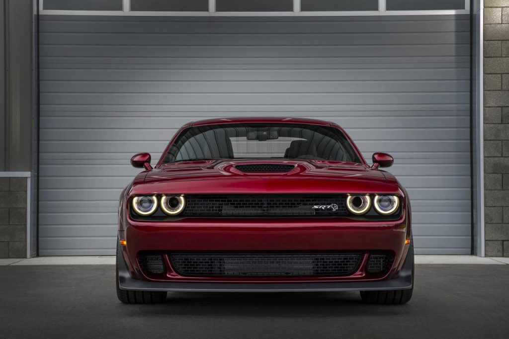 hd-dodge_challenger_hellcat_widebody_une_touche_de_demon_1-11