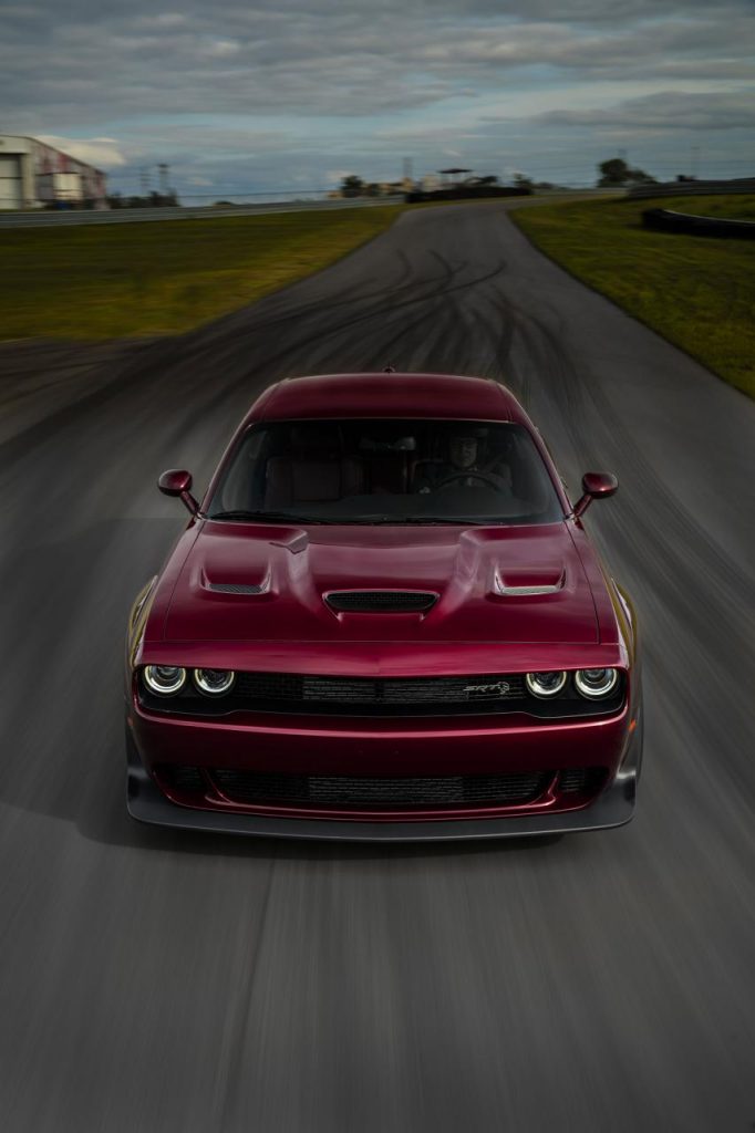 hd-dodge_challenger_hellcat_widebody_une_touche_de_demon_1-13