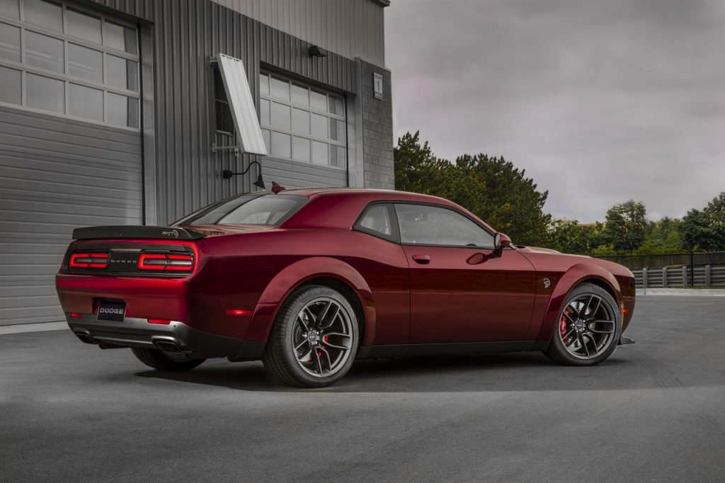 hd-dodge_challenger_hellcat_widebody_une_touche_de_demon_1-14