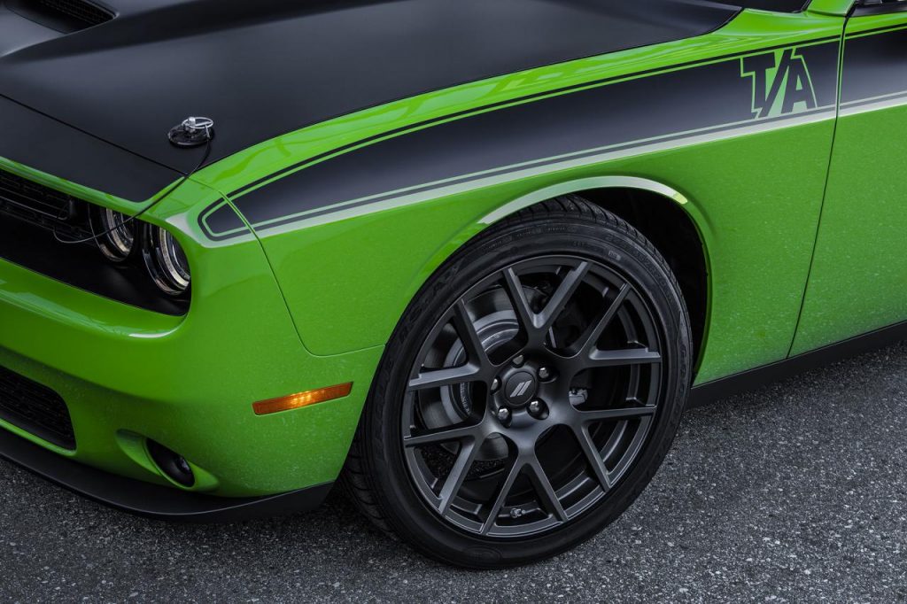 hd-dodge_charger_t_a_et_charger_daytona_versions_2017_1-13