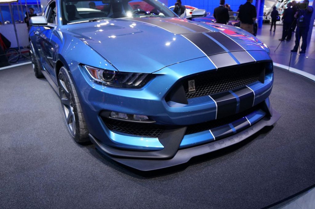 hd-dtroit_2015_live_ford_shelby_gt350r_mustang_1-1