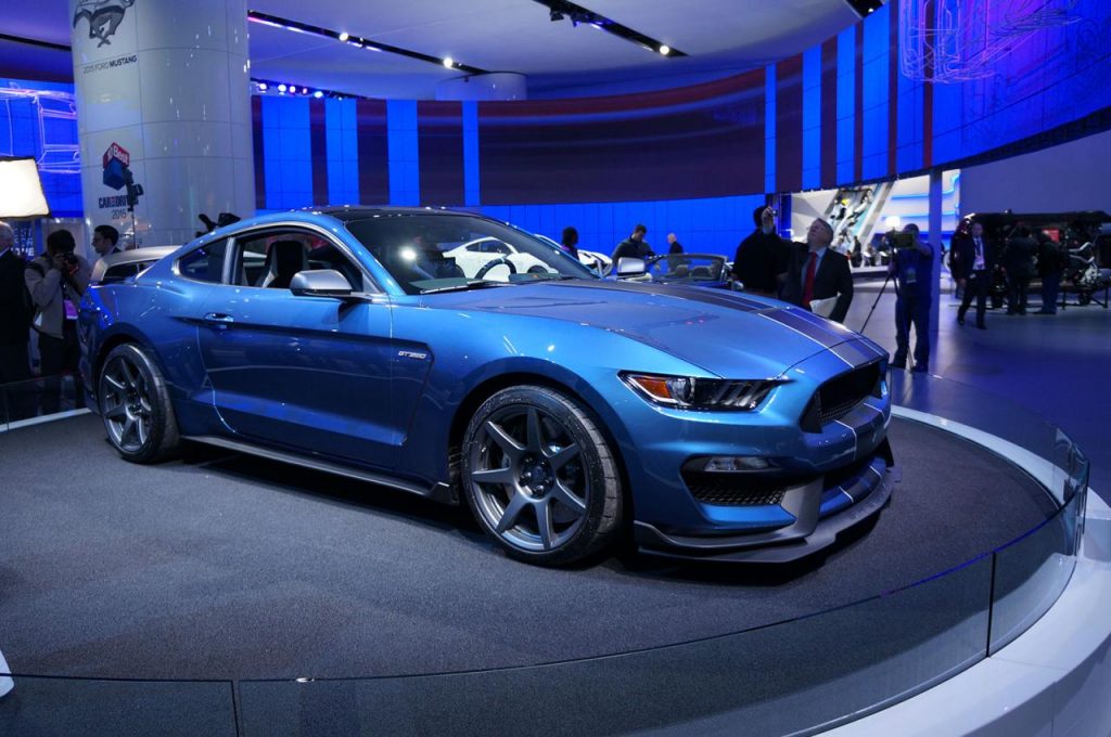 hd-dtroit_2015_live_ford_shelby_gt350r_mustang_1-12