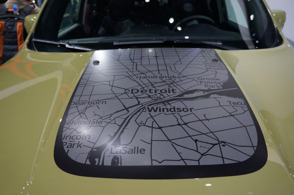 hd-dtroit_2015_live_jeep_renegade_mopar_1-1