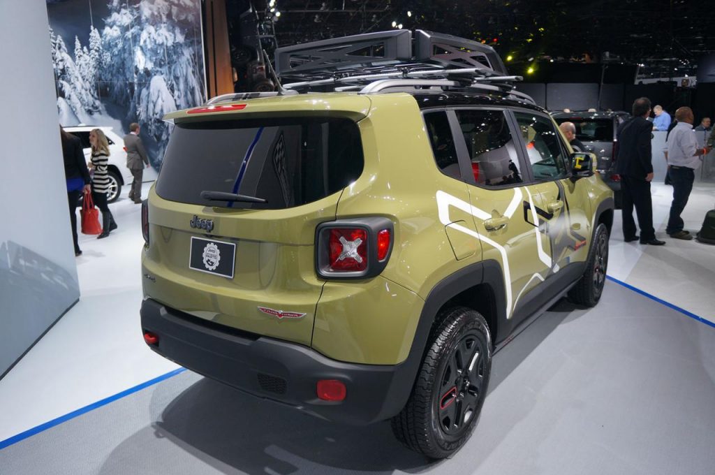 hd-dtroit_2015_live_jeep_renegade_mopar_1-5