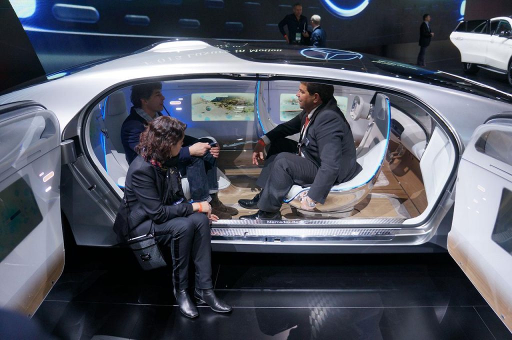 hd-dtroit_2015_live_mercedes_f015_concept_1