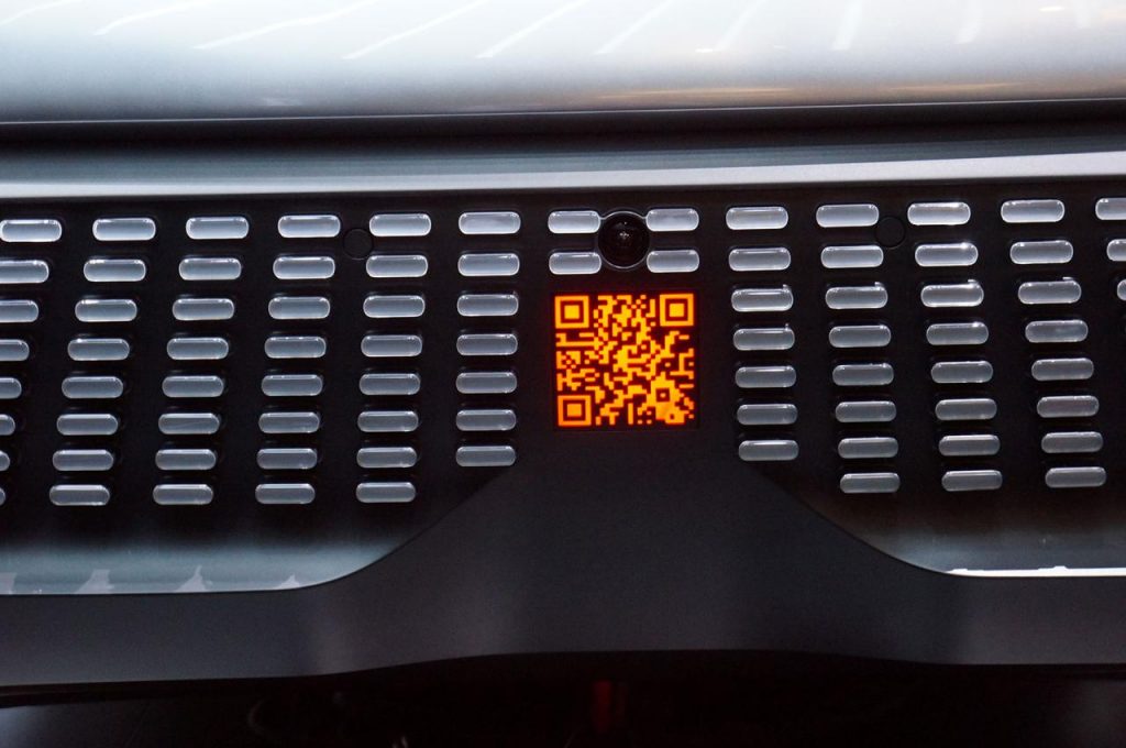 hd-dtroit_2015_live_mercedes_f015_concept_1-2