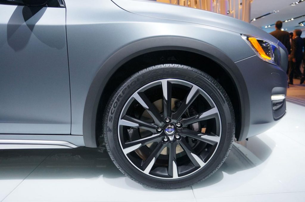 hd-dtroit_2015_live_volvo_s60_cross_country_1