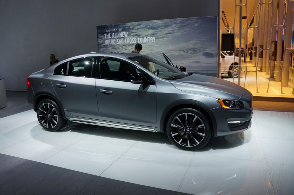 hd-dtroit_2015_live_volvo_s60_cross_country_1-4